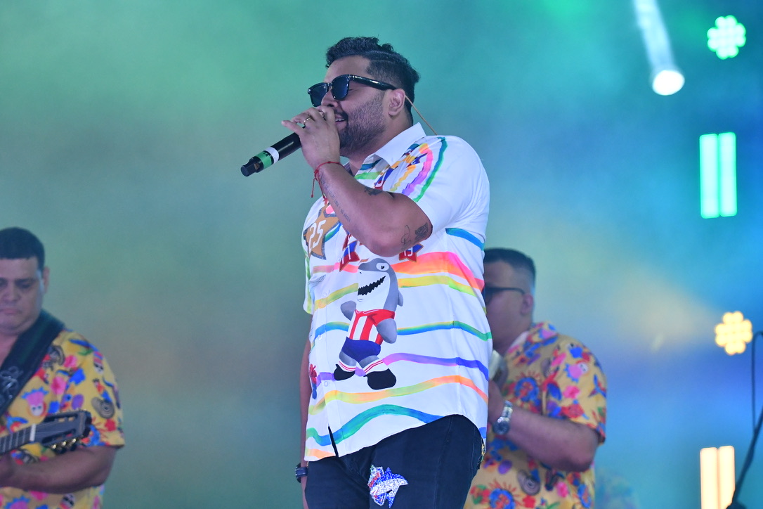 Joche Durango cantando